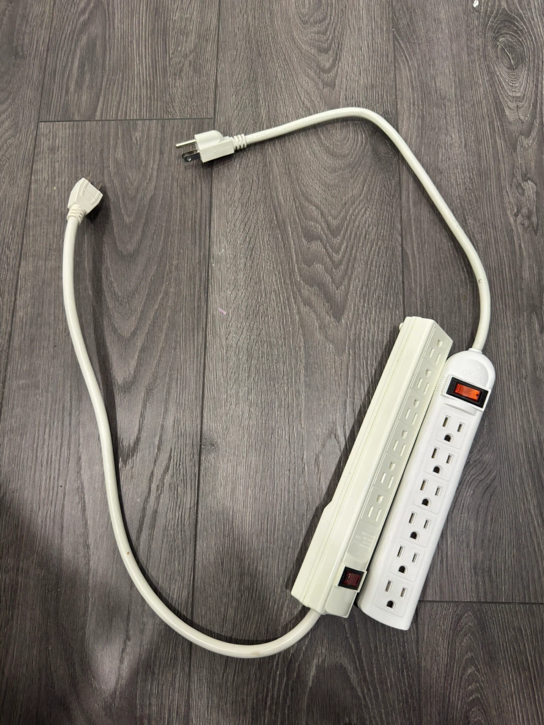 🌱 White 6-Outlet Power Bar