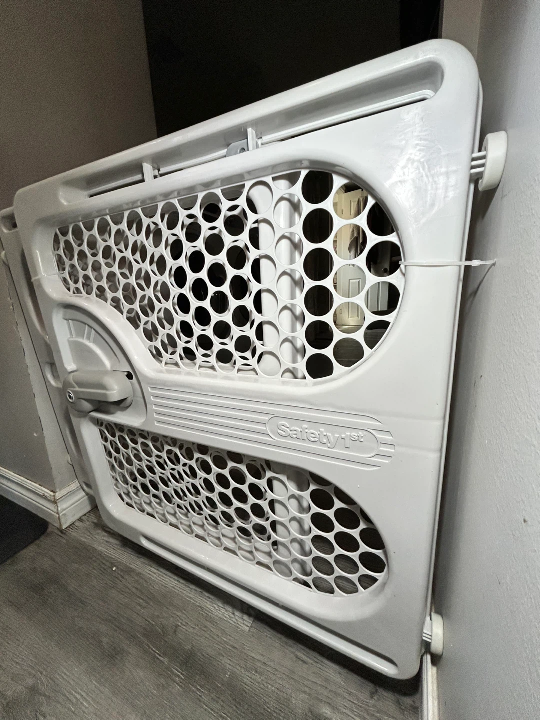 Safety 1st White Baby Gate