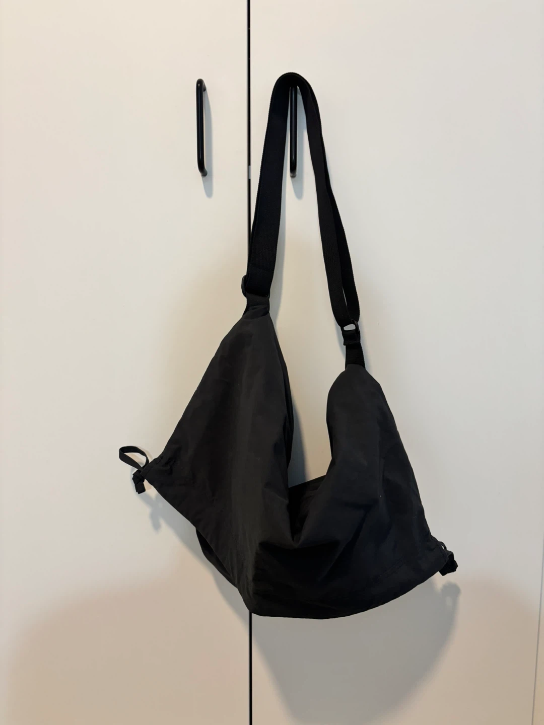 UNIQLO Black Drawstring Bag