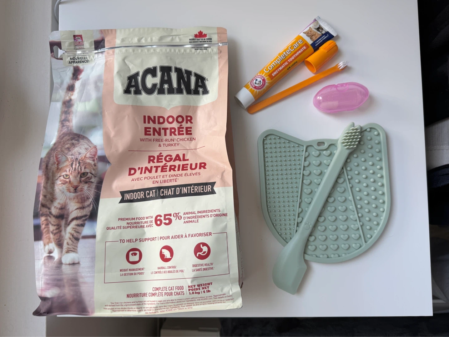 Cat Care Bundle: Acana Indoor Food, Slow Feeder & Dental Kit