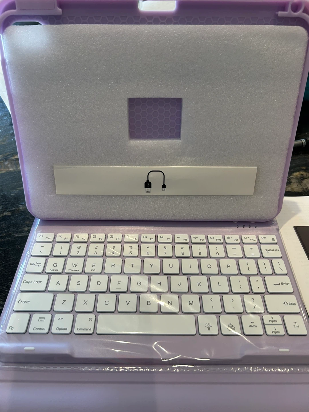 BNIB Typecase Folio Keyboard Case for iPad 10th Gen - photo 5