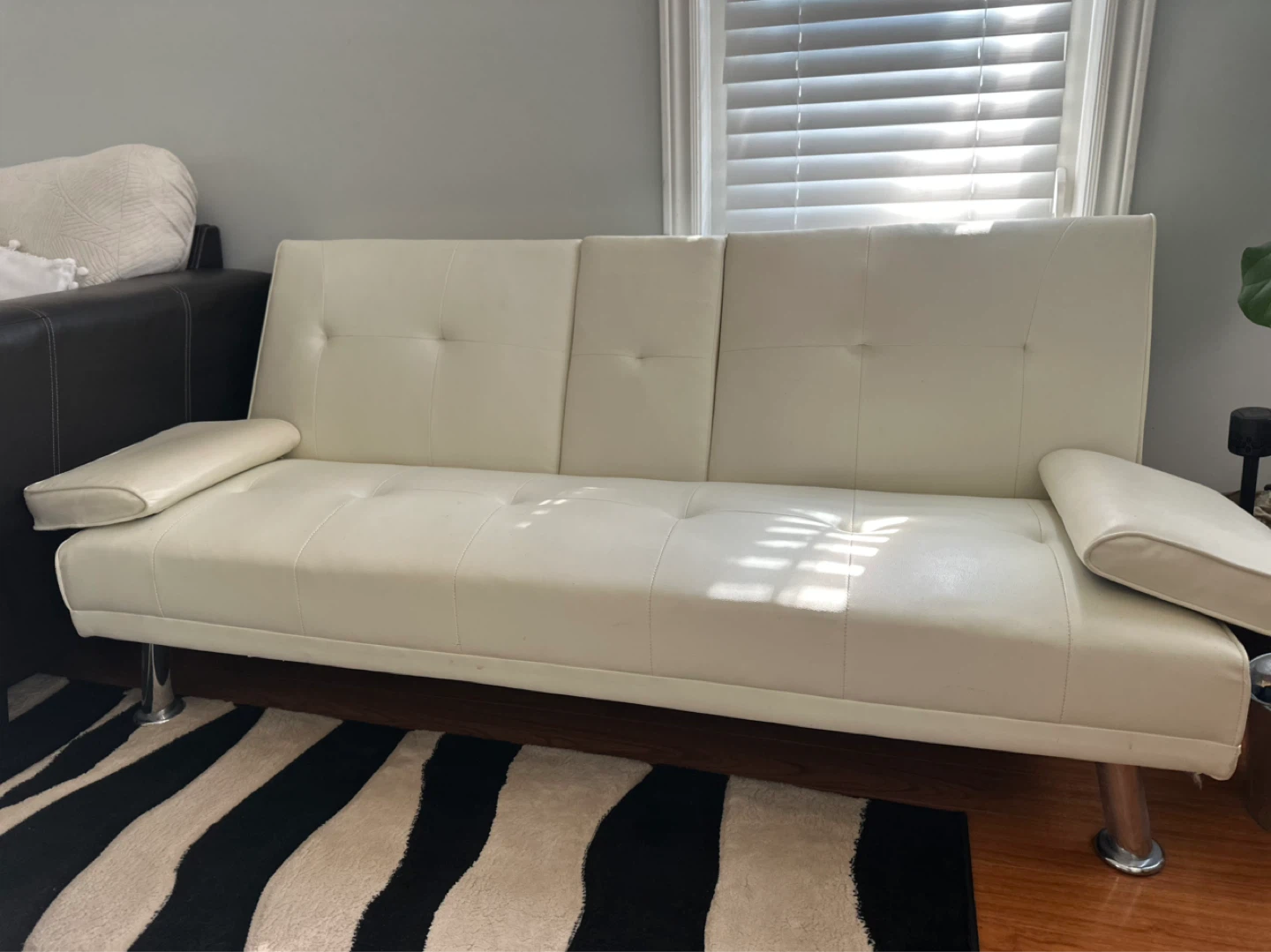 🔥 Moving Sale-White Faux Leather Futon Sofa Bed x 2 - photo 5