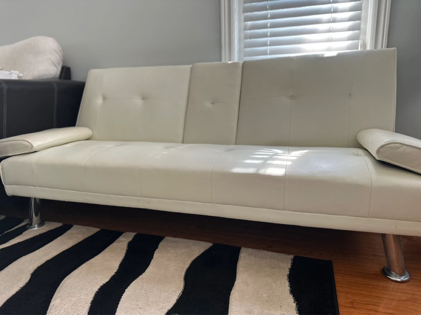 🔥 Moving Sale-White Faux Leather Futon Sofa Bed x 2 - photo 4