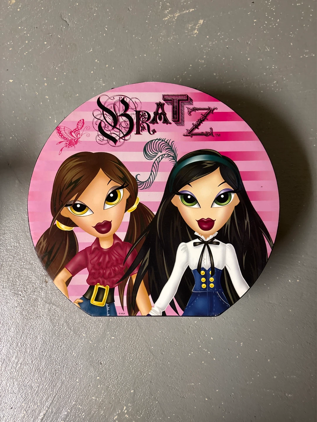Bratz Doll Case with 4 Dolls - photo 2