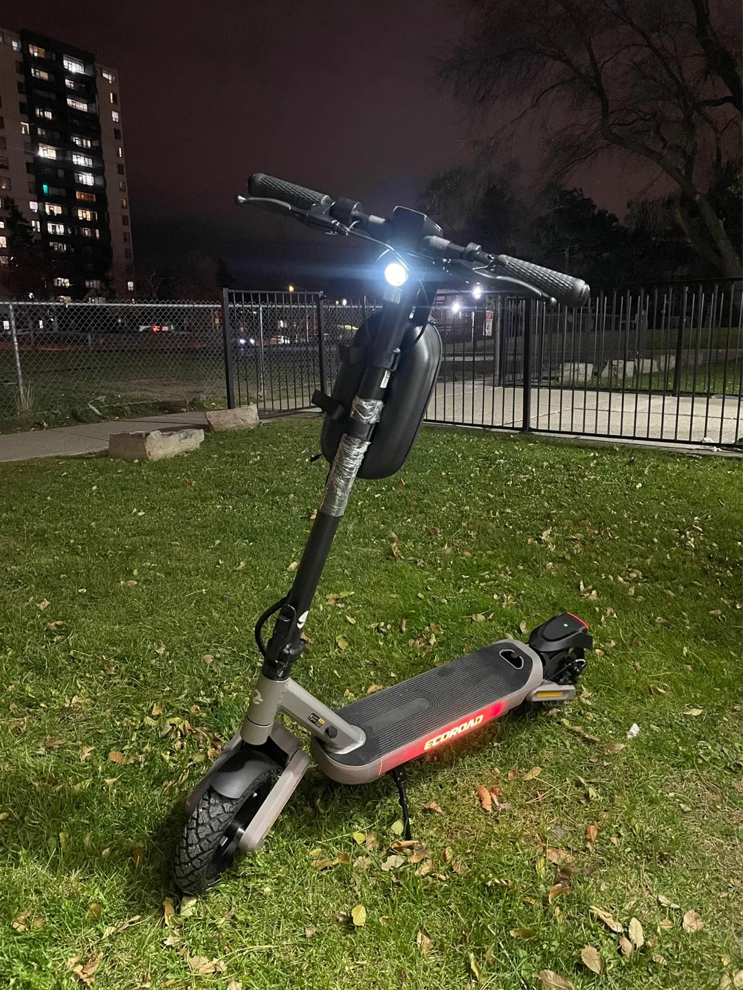 EcoRoad ET6 Electric Scooter – Like New (Barely Used)