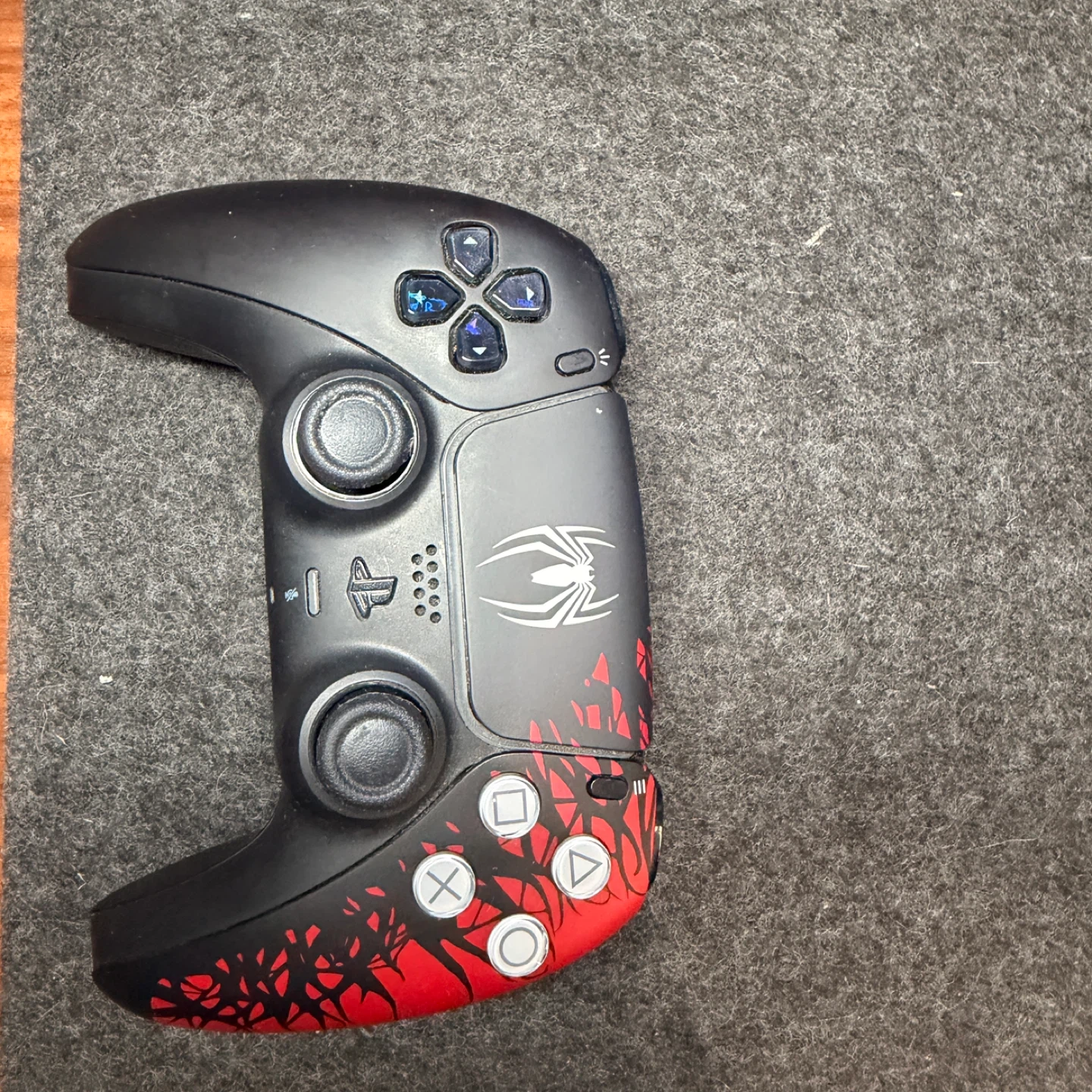 PlayStation 5 Console with Spider-Man Design - photo 5