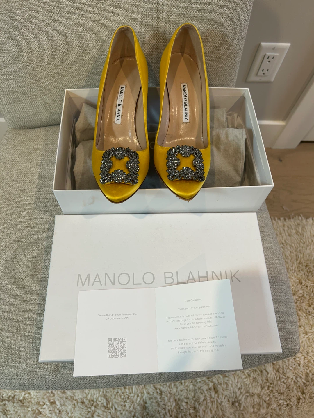 Manolo Blahnik Yellow Hangisi Pumps