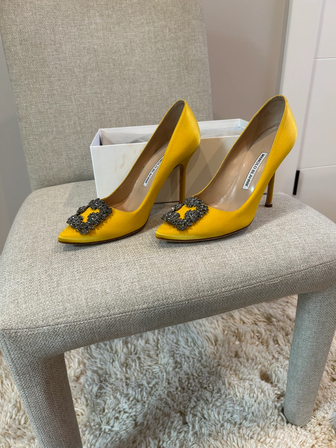 Manolo Blahnik Yellow Hangisi Pumps - photo 4