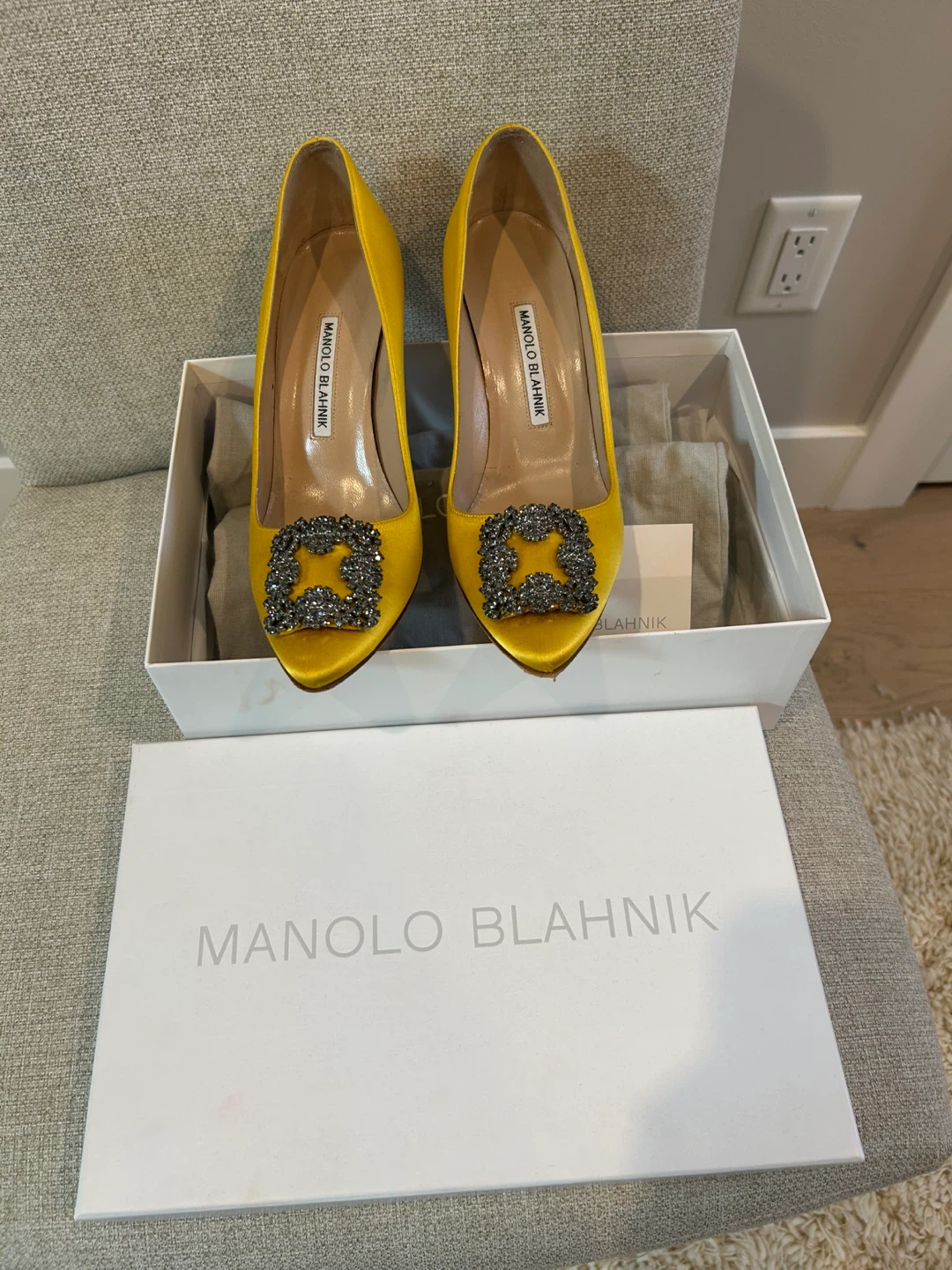 Manolo Blahnik Yellow Hangisi Pumps - photo 2