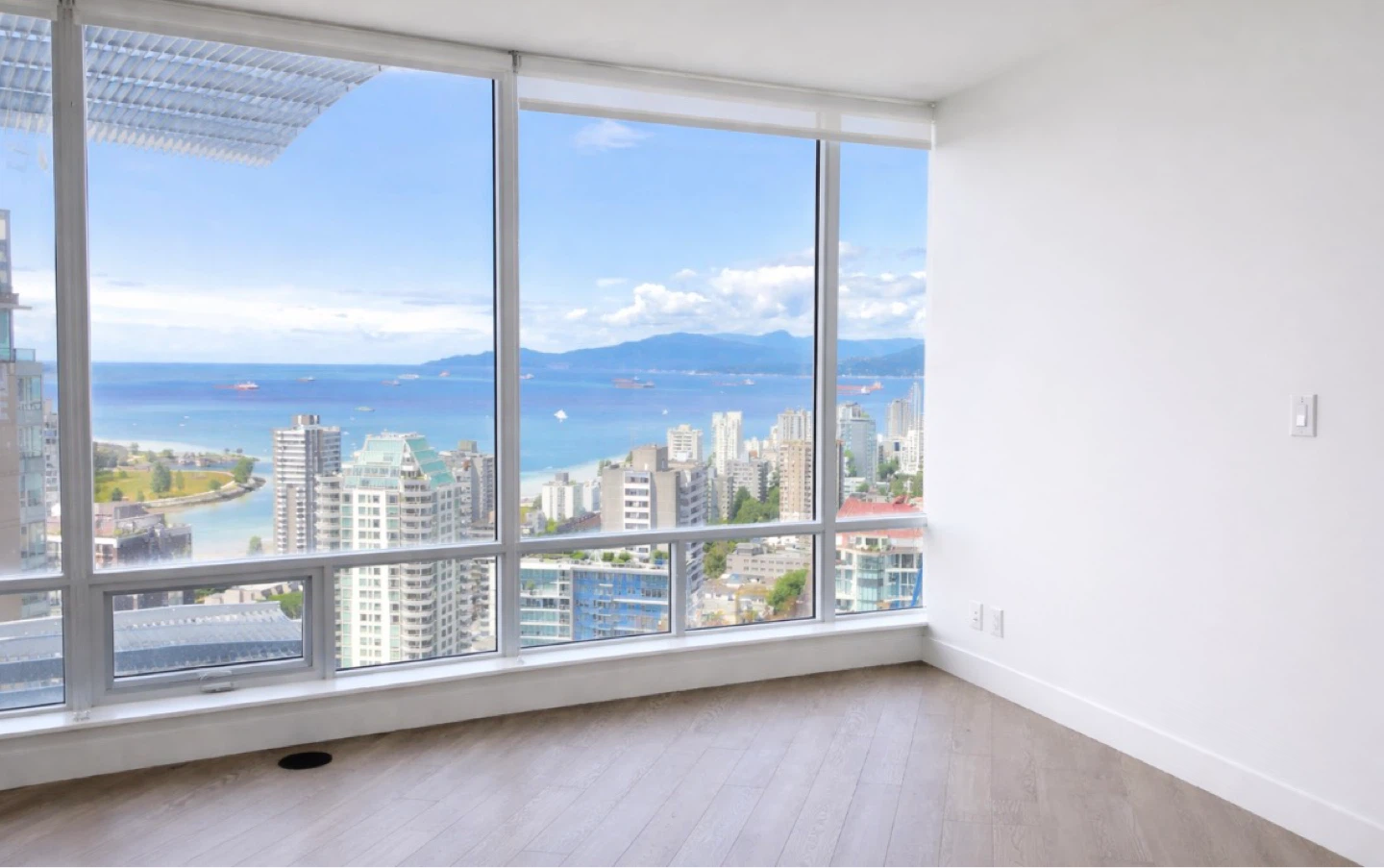 Spacious furnished condo with stunning ocean views - photo 2