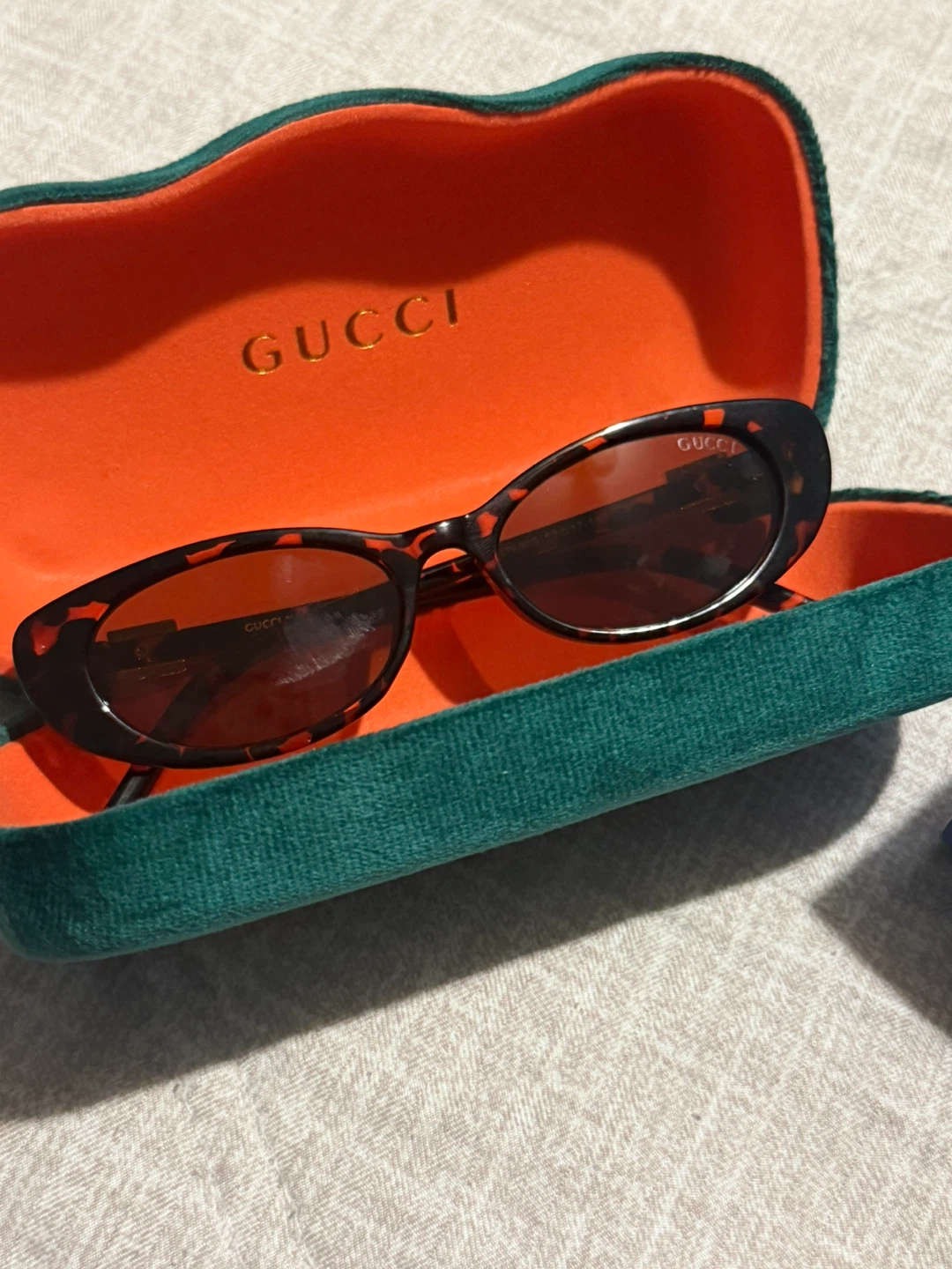 Gucci Sunglasses with Case - photo 2