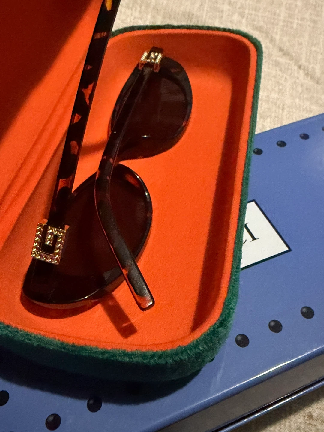 Gucci Sunglasses with Case - photo 3