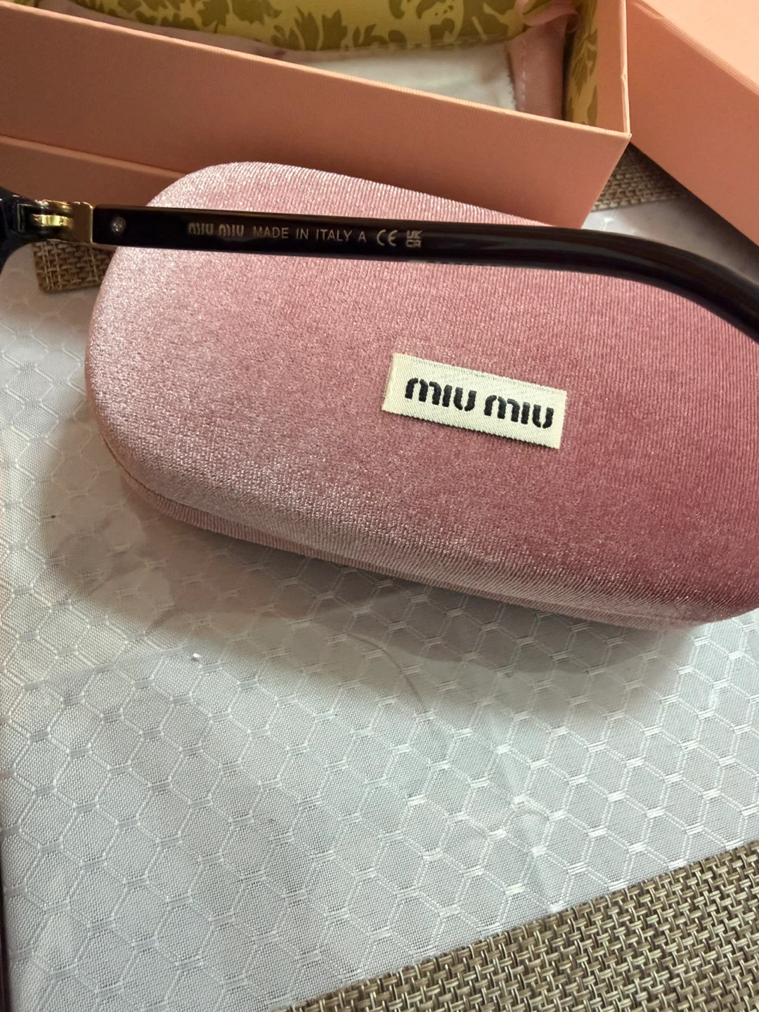 Miu Miu Black Oval Sunglasses with Pink Velvet Case - photo 3