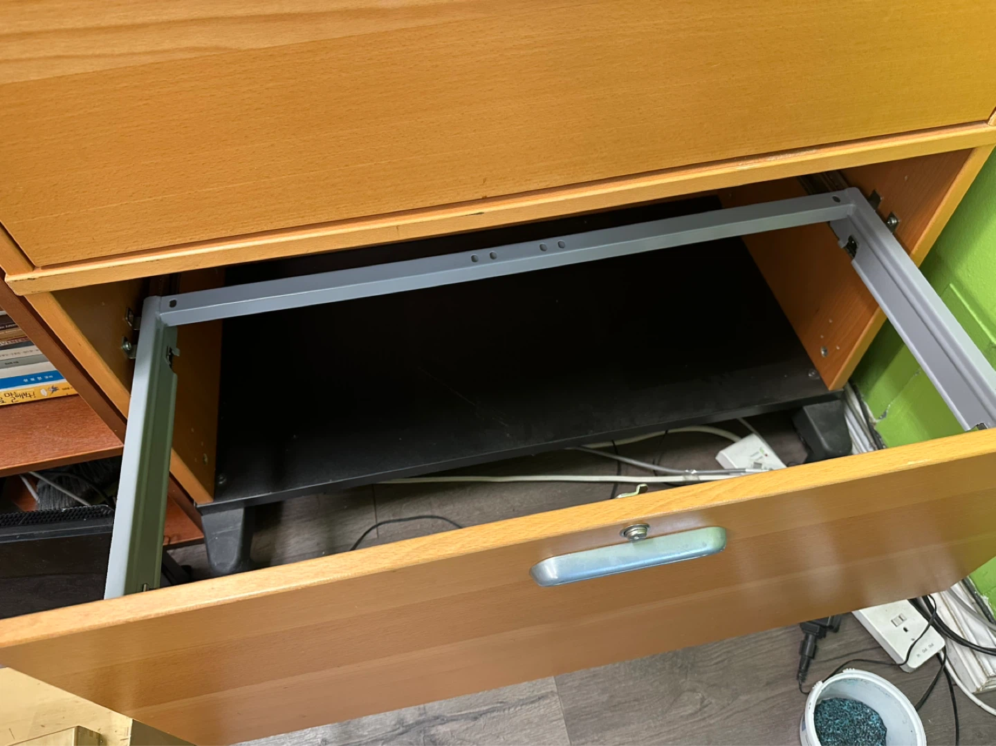 2-Drawer Filing Cabinet - photo 2