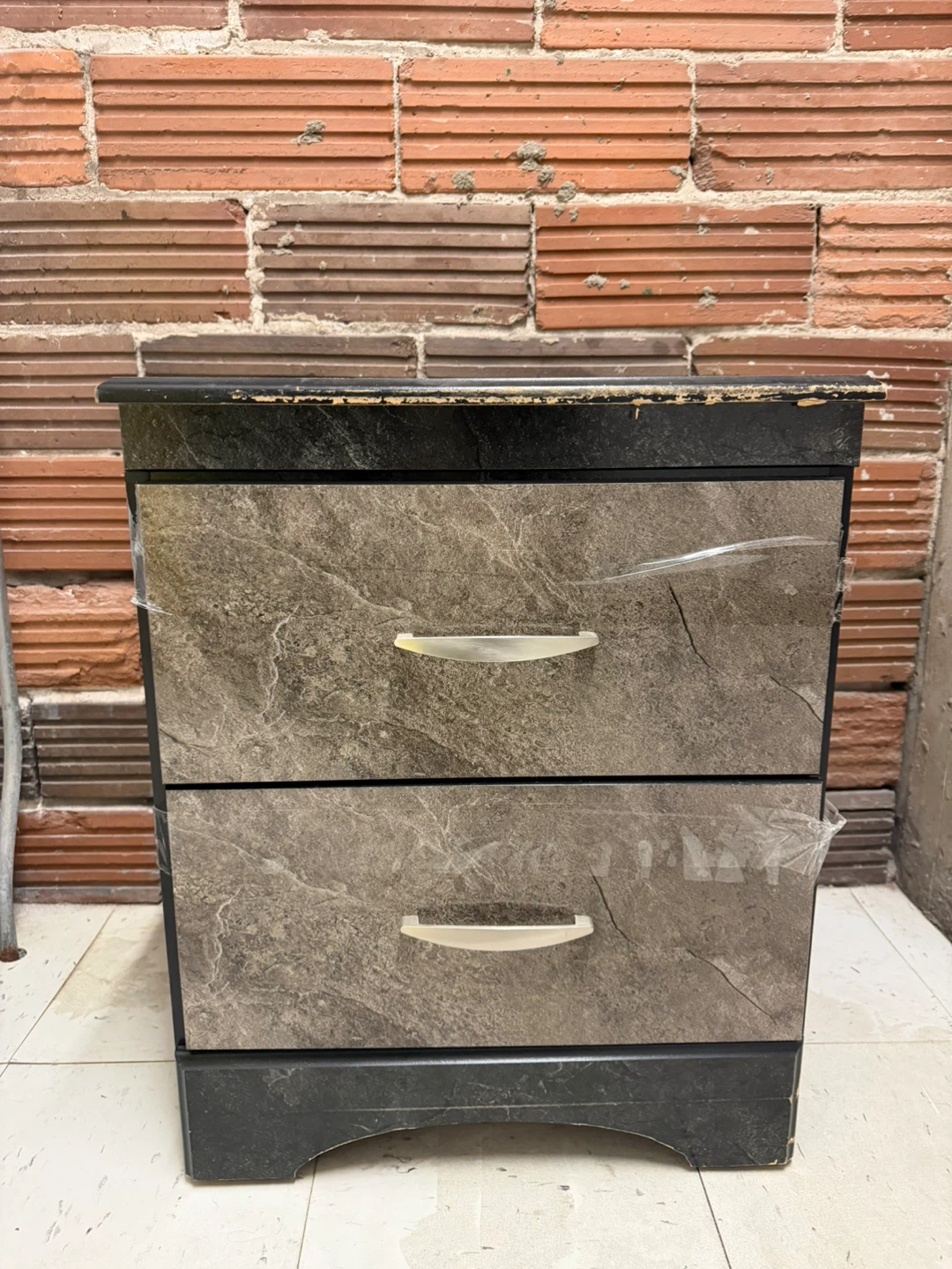 2-Drawer Nightstand