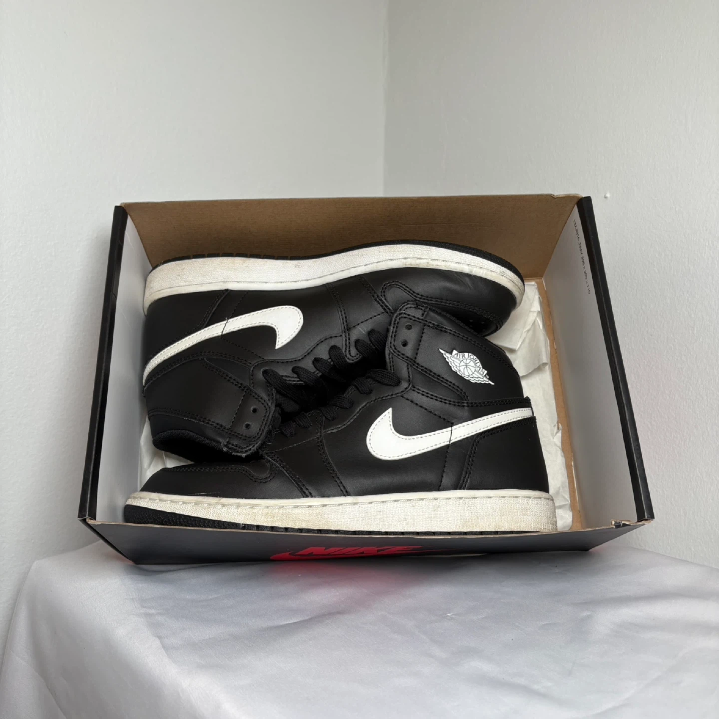 Nike Air Jordan 1 High Black White - photo 2