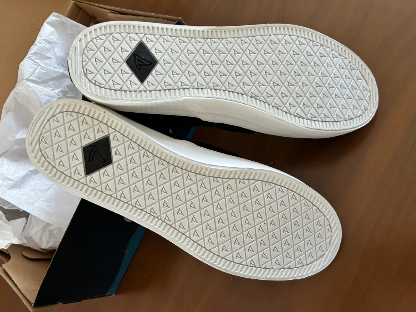 Sperry Crest Slip On Perf Black Women's Shoes Size 10 - photo 3