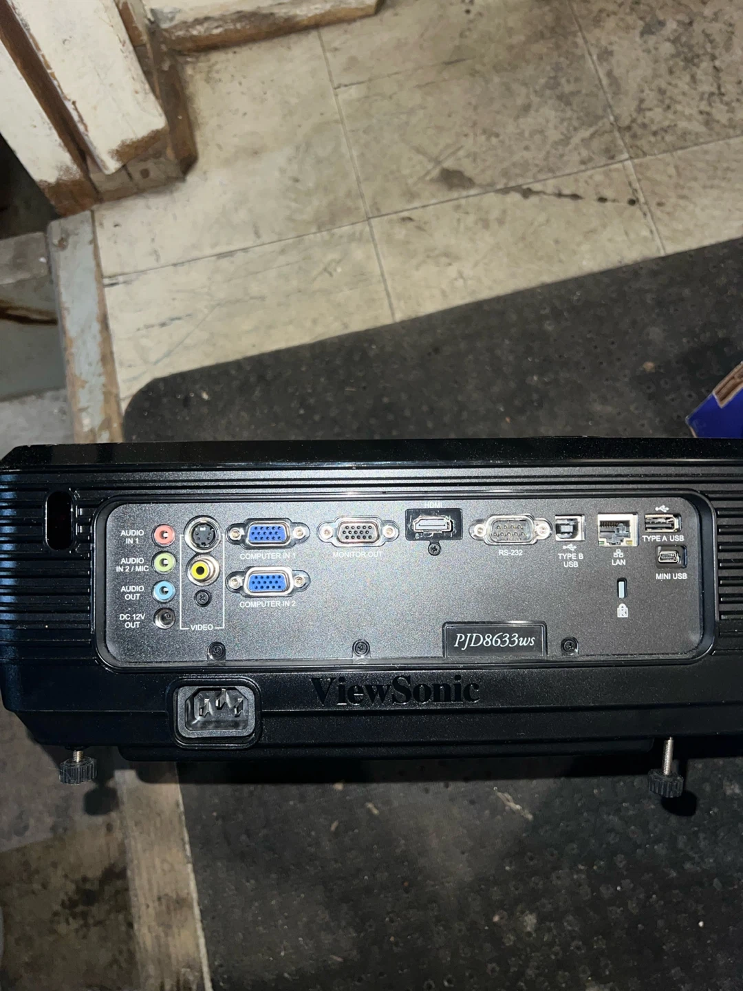 Viewsonic projector with ceiling mount for sale. - photo 3
