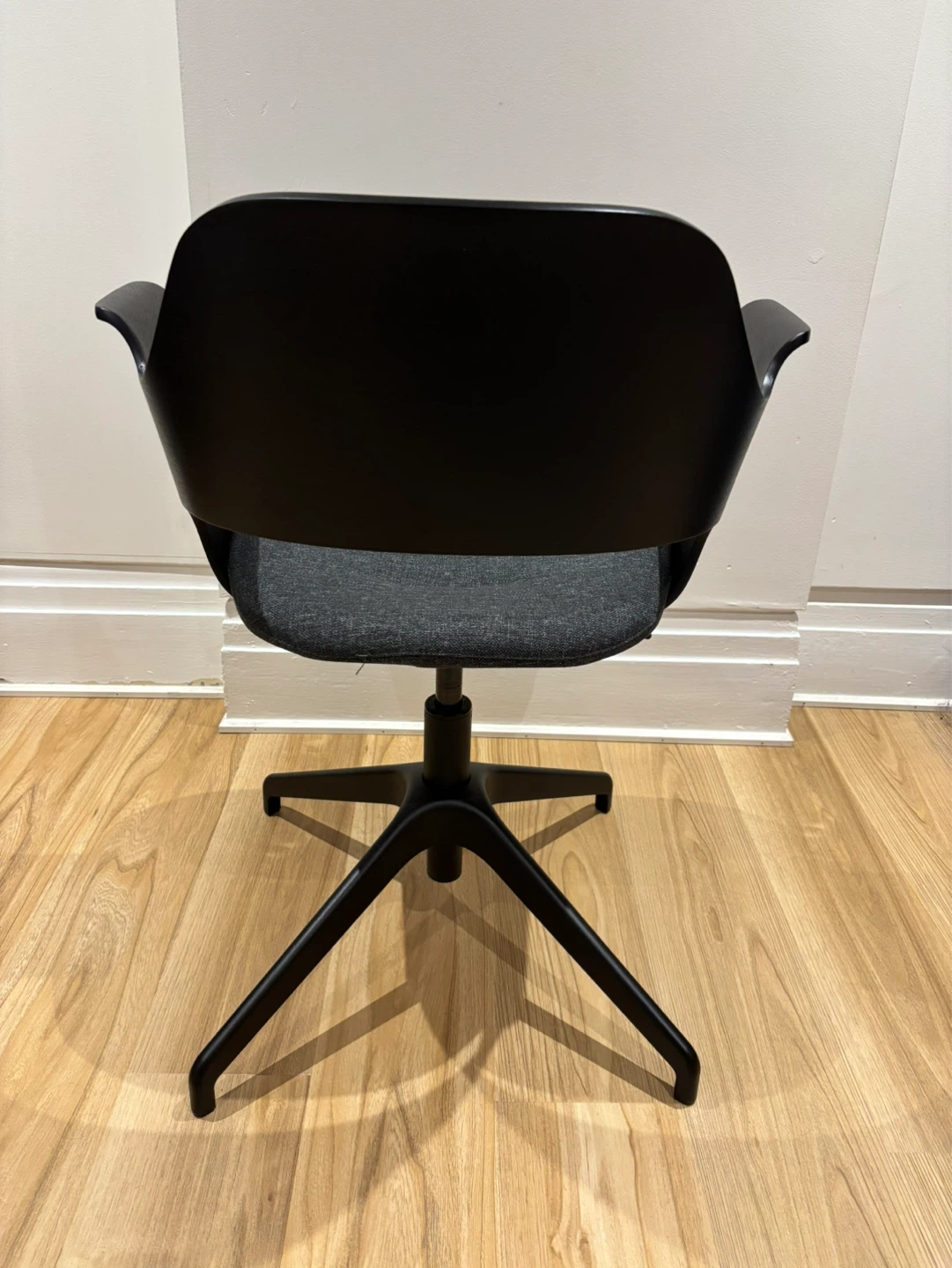 Ikea desk chair - like new - photo 3