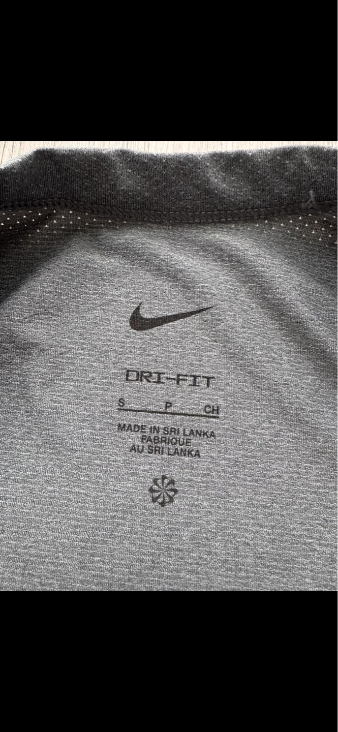 Men’s NIKE dri fit shirt — size small - photo 5
