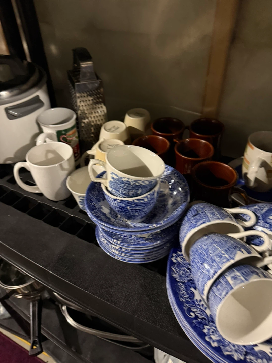Blue and White Tea Cups and Saucers Set - photo 2