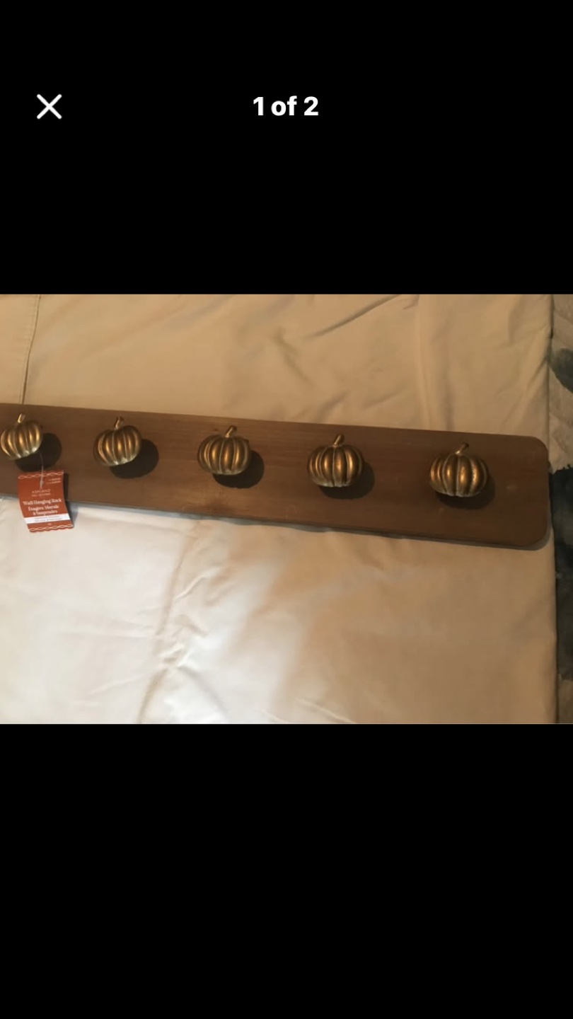 Ashland Wall Hanging Rack with Pumpkin Hooks