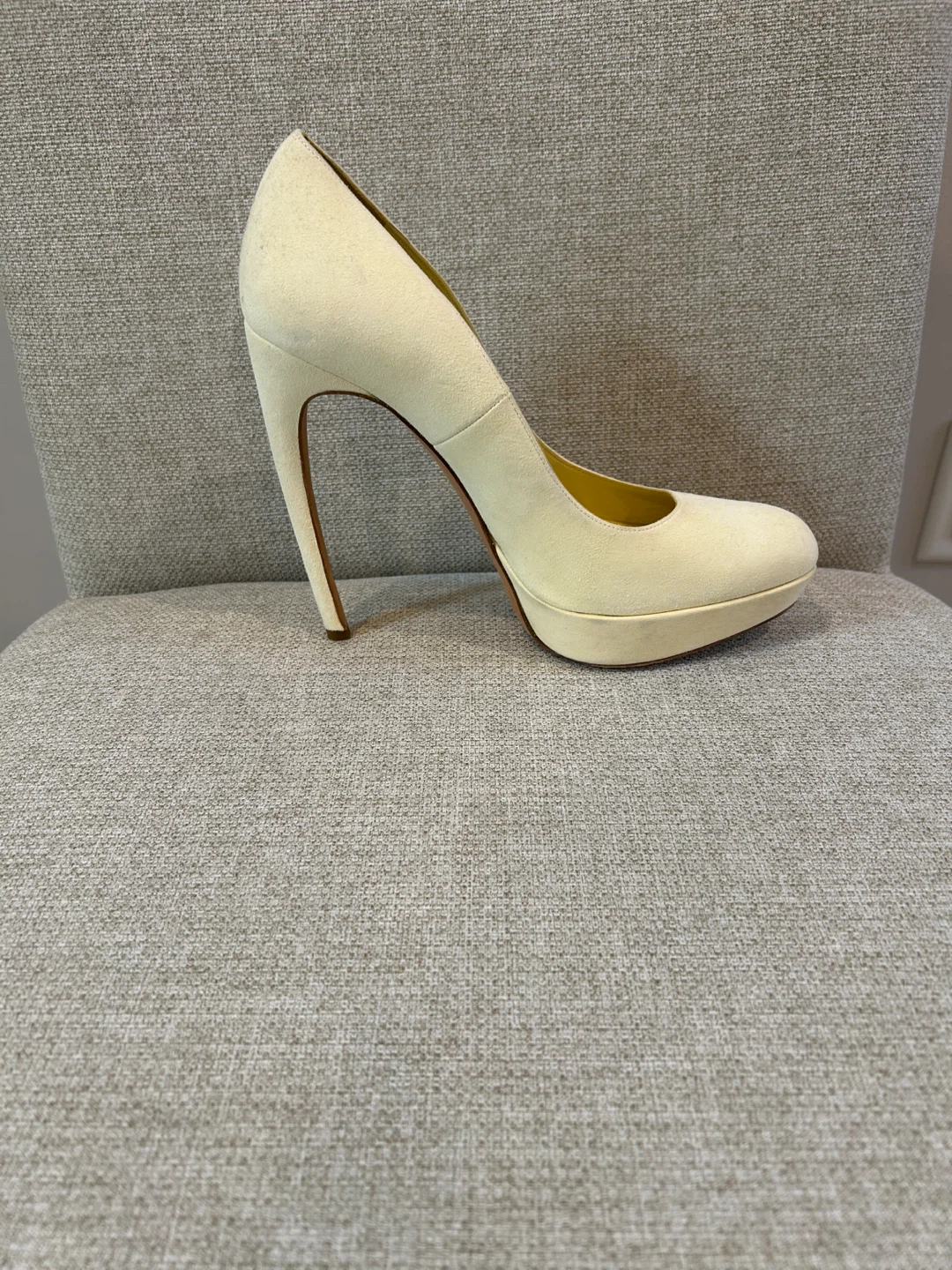 Alexander McQueen Suede Pumps - photo 2
