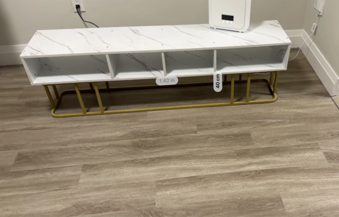 White Marble style console with Gold Legs - photo 4