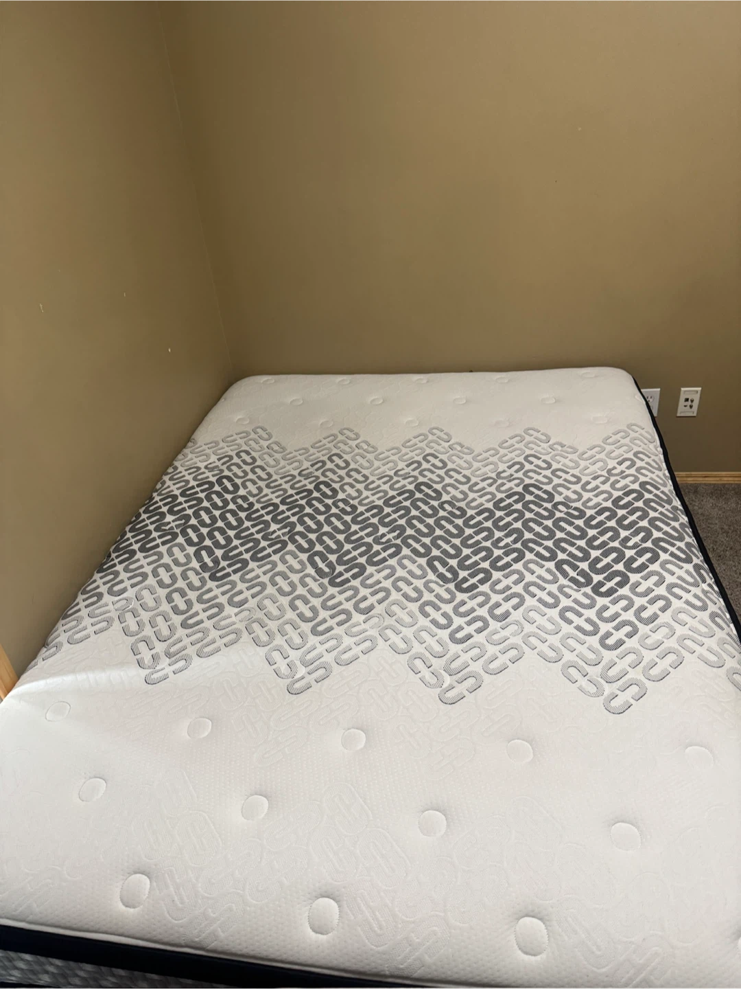 Beautyrest Queen Mattress Set with Box - photo 2