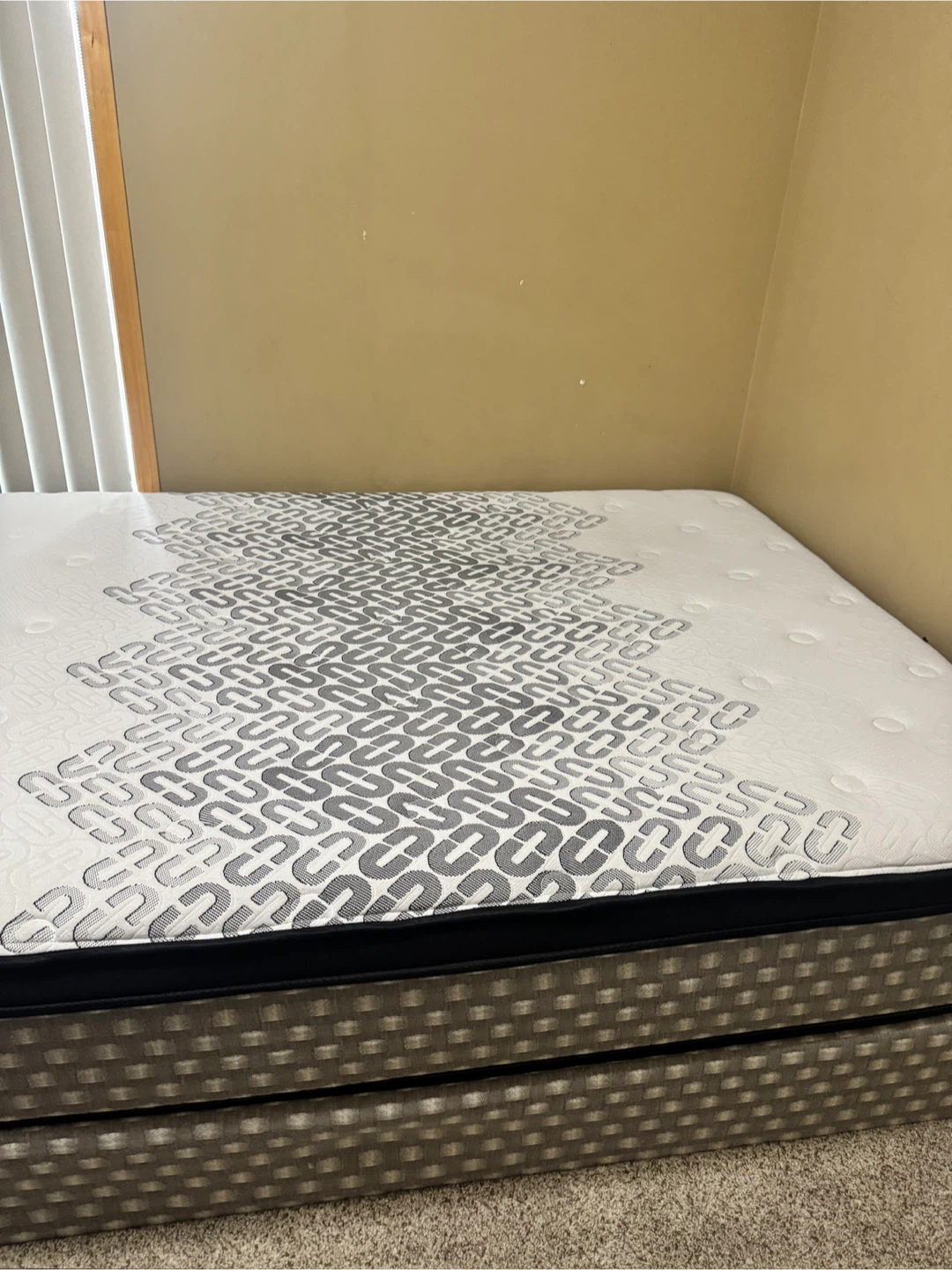 Beautyrest Queen Mattress Set with Box