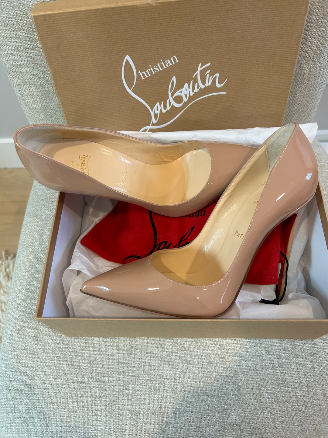 Christian Louboutin Beige Patent Leather Heels - photo 3