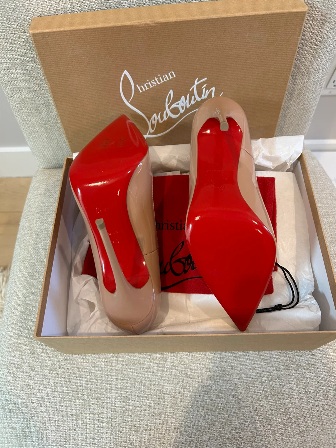 Christian Louboutin Beige Patent Leather Heels - photo 2