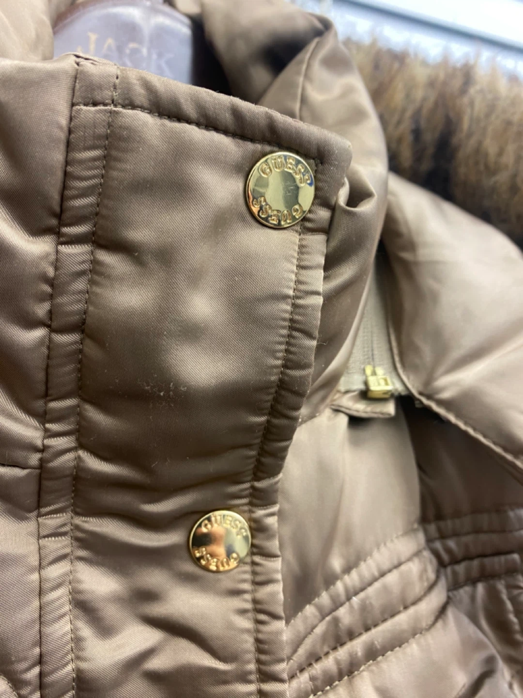 GUESS Quilted Puffer Jacket w/ Detachable Fur Hood Women’s - S - photo 3