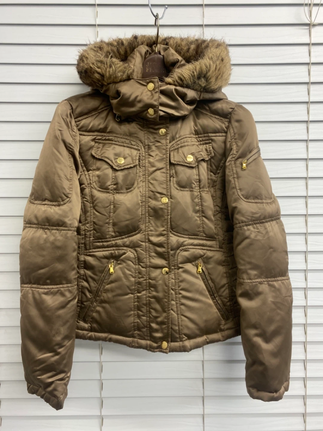 GUESS Quilted Puffer Jacket w/ Detachable Fur Hood Women’s - S - photo 2