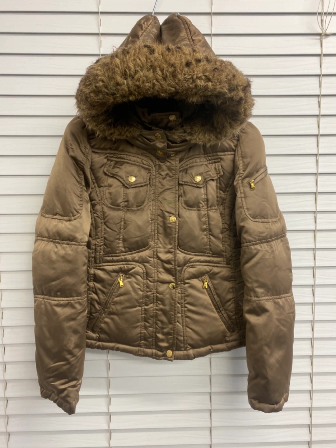 GUESS Quilted Puffer Jacket w/ Detachable Fur Hood Women’s - S