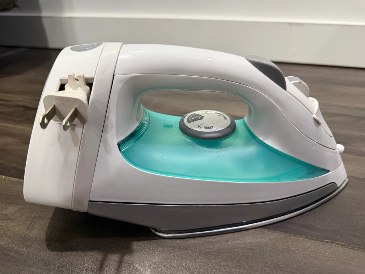 Moving sale - Hamilton Beach Steam Iron with Box - photo 2