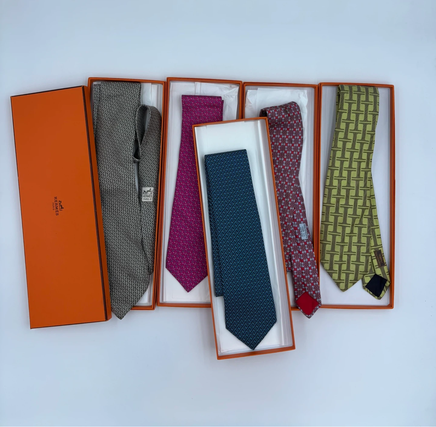 Hermès Silk Ties in box new