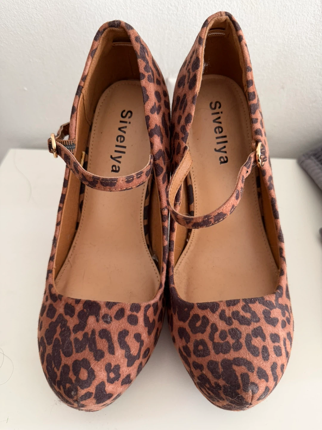 Sivellya Women's Leopard Print Mary Jane Heels - photo 3