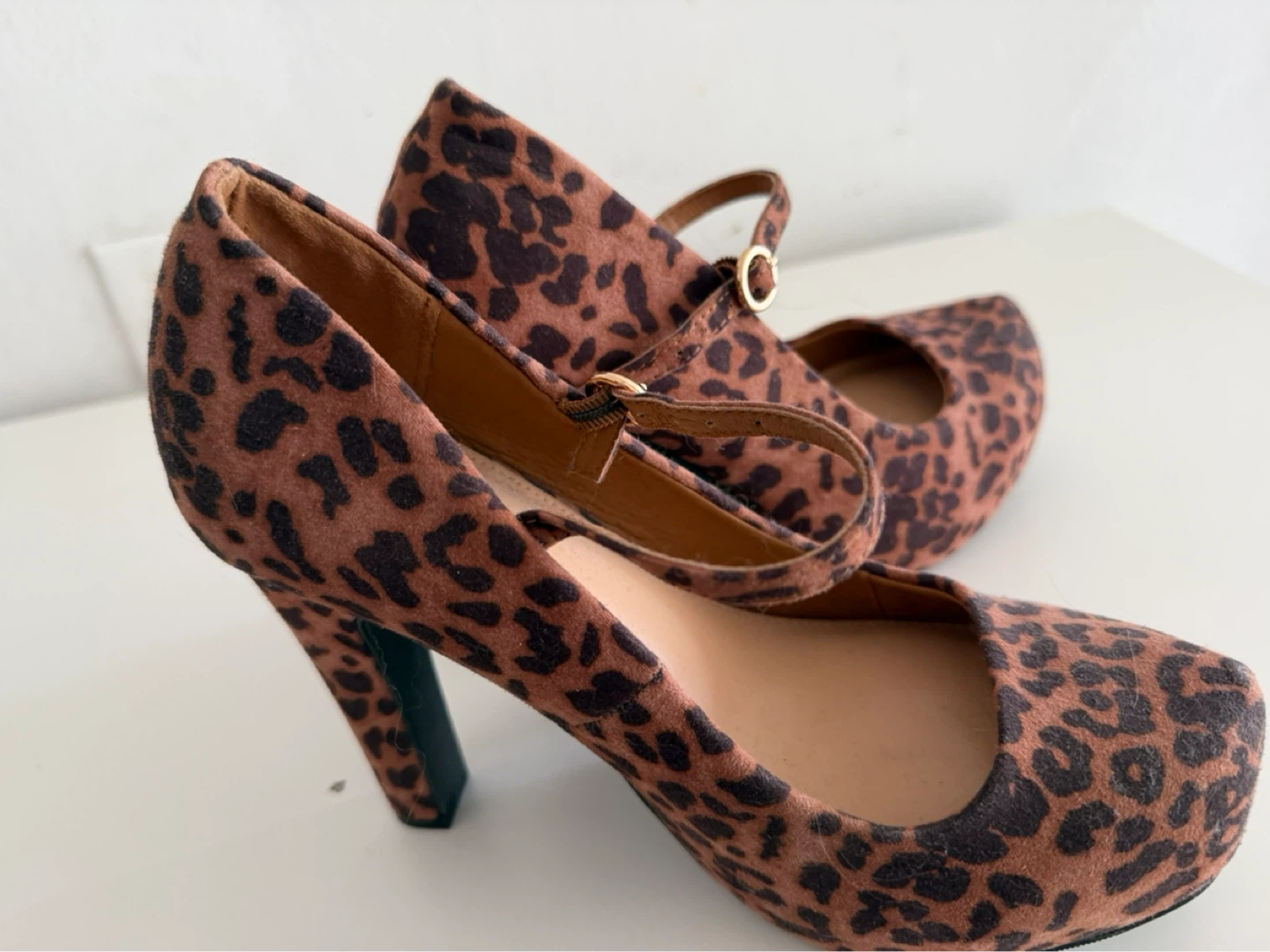 Sivellya Women's Leopard Print Mary Jane Heels - photo 2