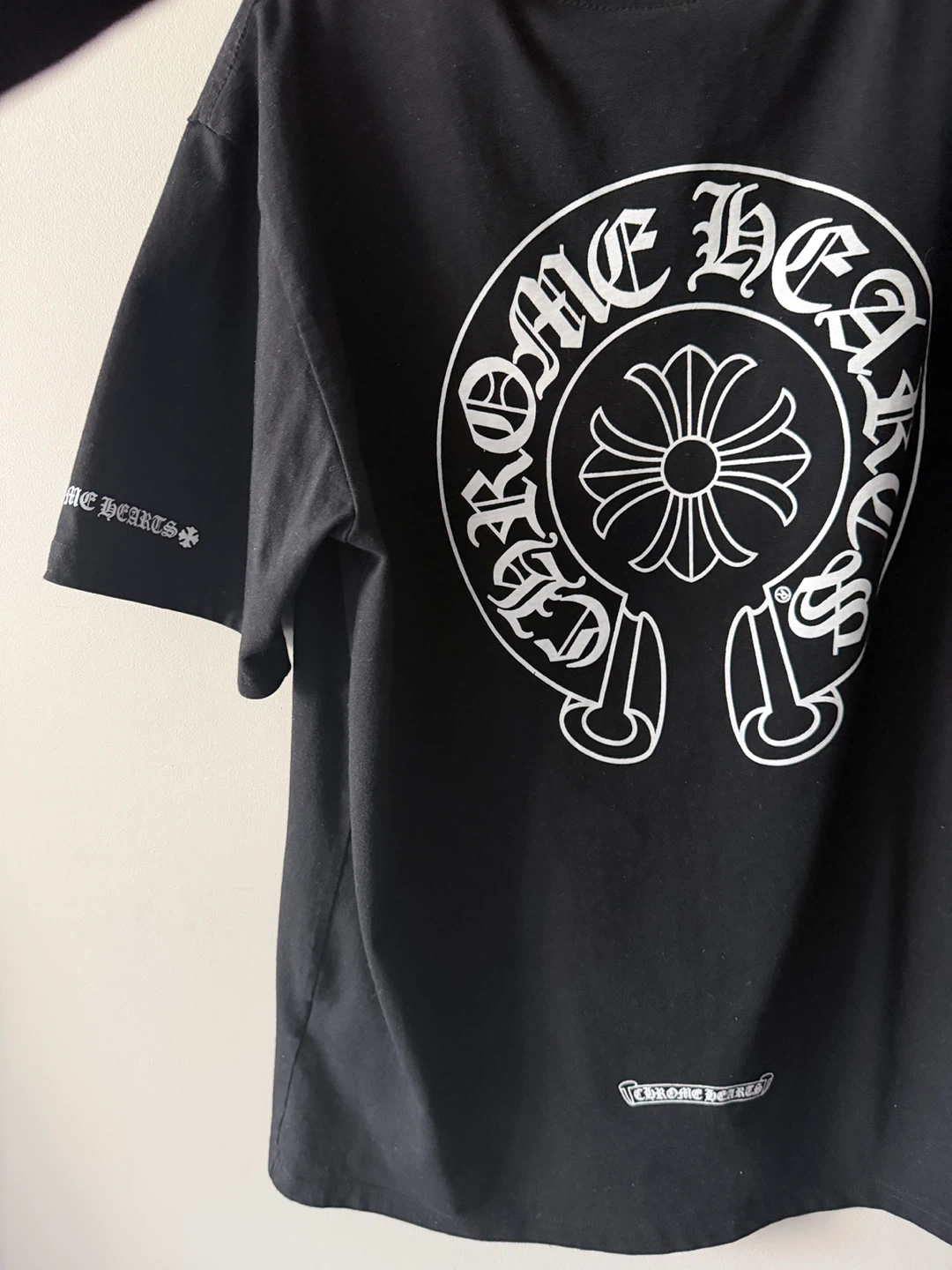 CH Horseshoe Logo Tee in XL - lightly used - photo 2