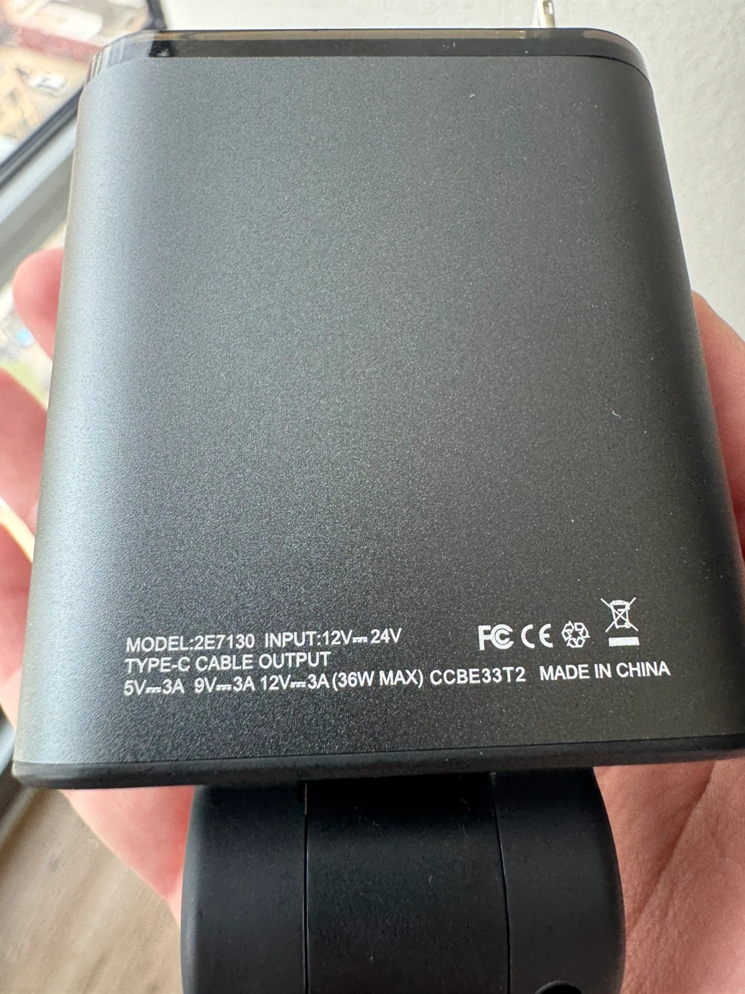 LISEN Retractable Car Charger - photo 5