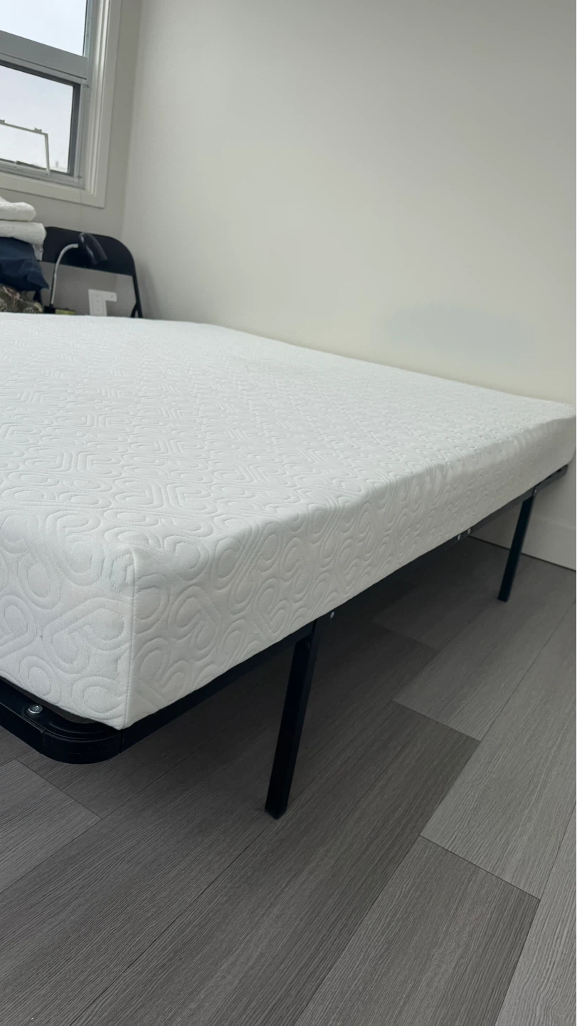 White Queen Size Mattress - photo 2