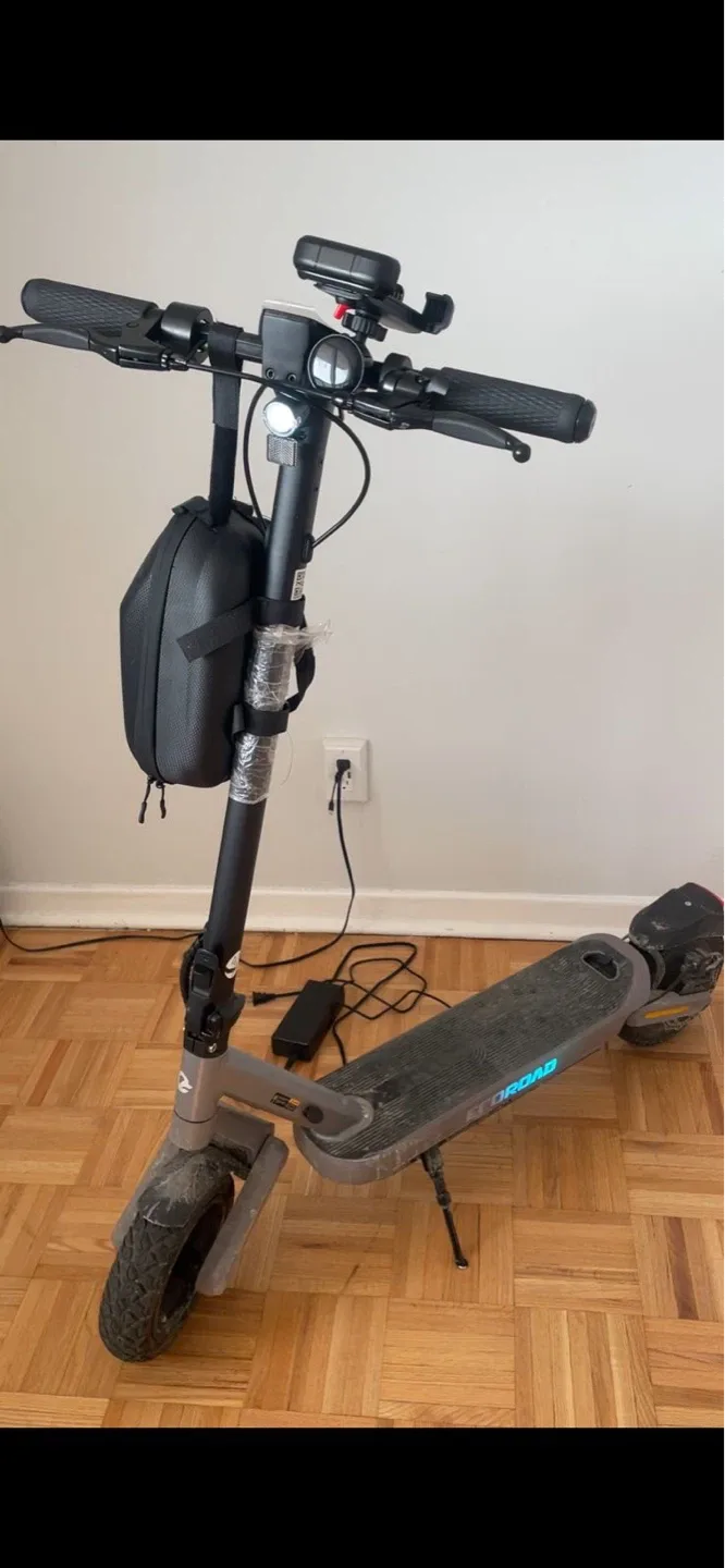 EcoRoad ET6 Electric Scooter – Like New (Barely Used) - photo 5