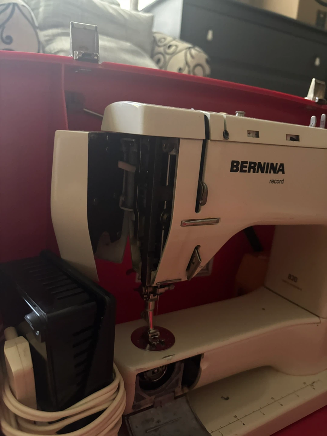 Bernina Record 830 Sewing Machine - photo 2
