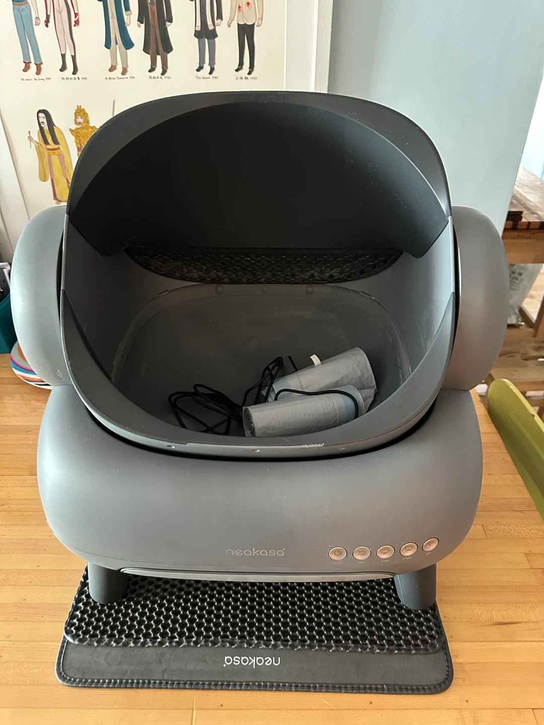 Neakasa Automatic Self-Cleaning Cat Litter Box