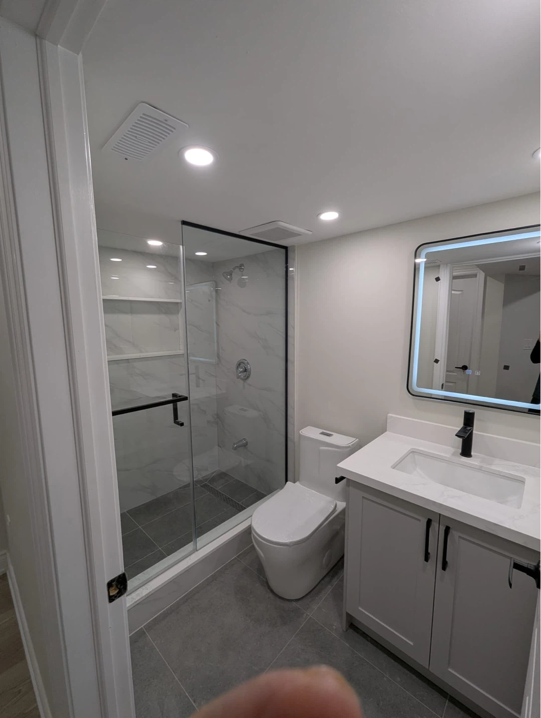 🏡 *Brand New Basement in Ajax for Rent – Available Immediately* - photo 4