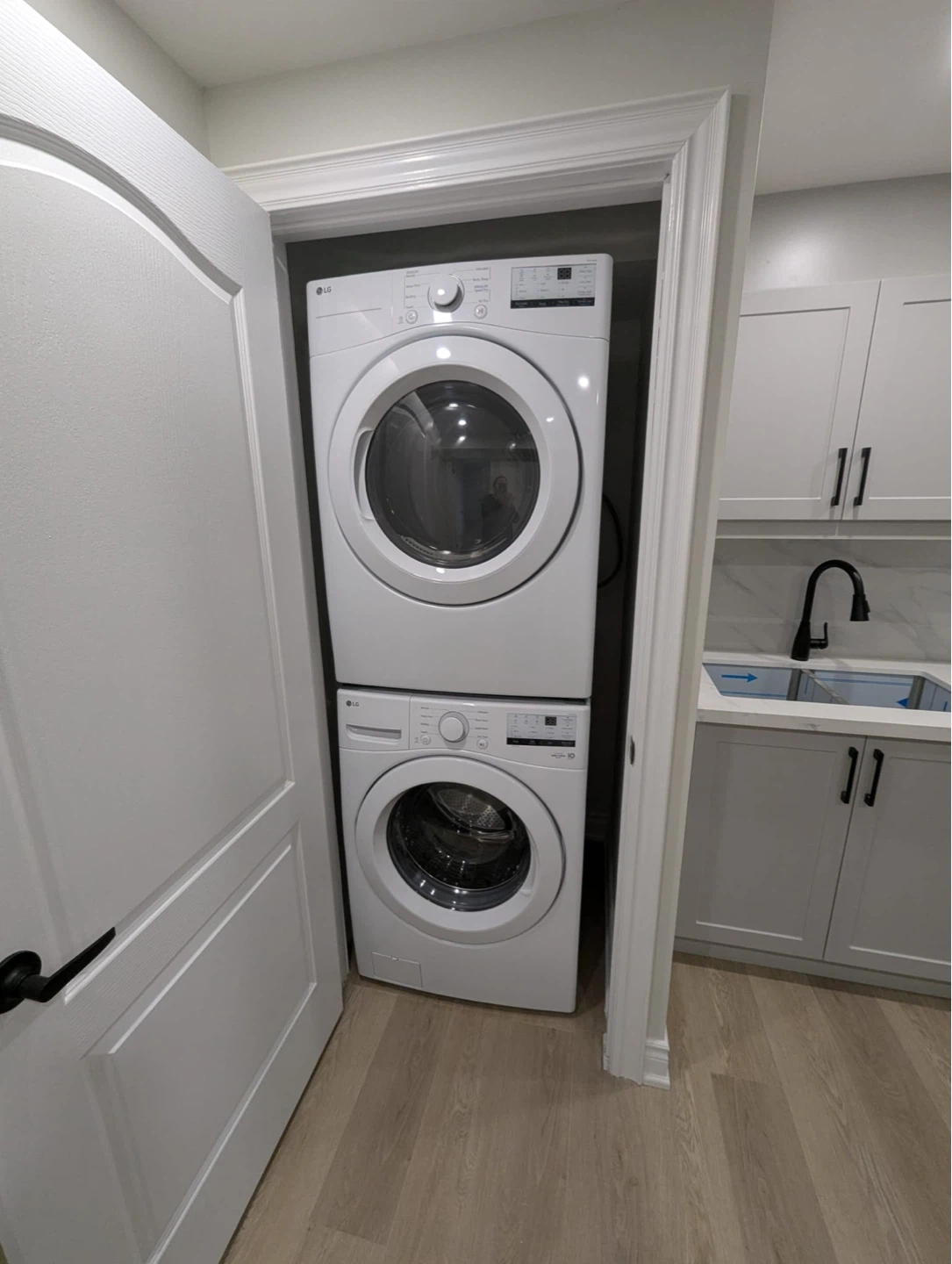 🏡 *Brand New Basement in Ajax for Rent – Available Immediately* - photo 2