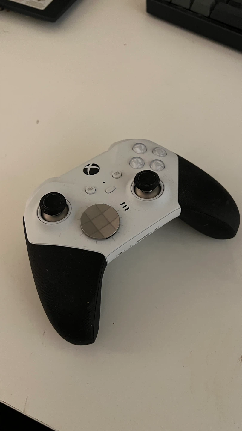 Xbox Elite Series 2 Controller - photo 2