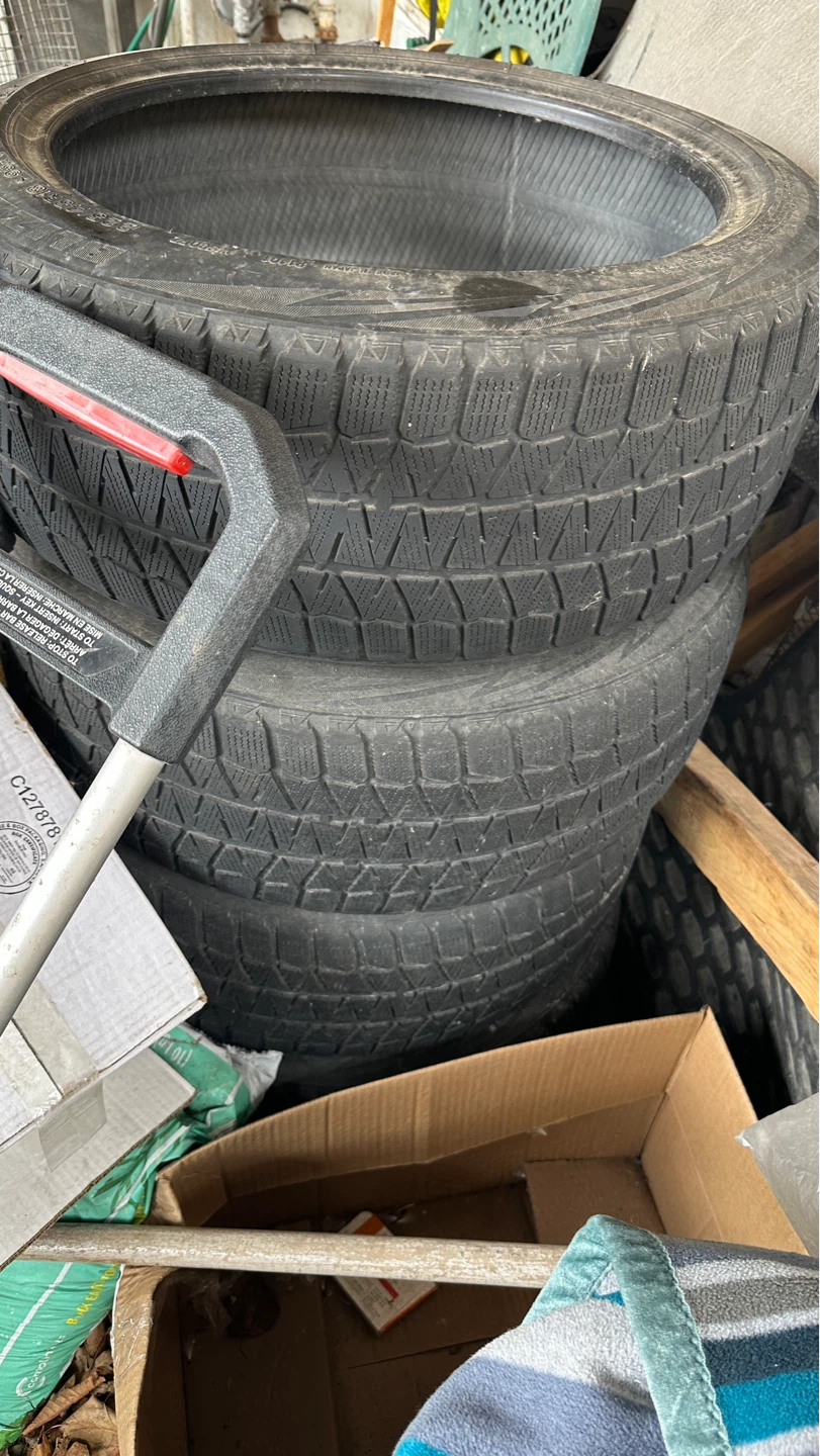 Blizzak 225/45R18 Snow Tires - photo 3