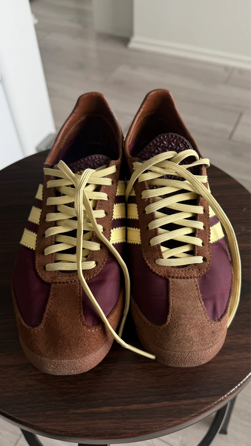 Women Adidas SL72 US 7 EUR 38.5 in Maroon/Yellow/Brown - photo 2